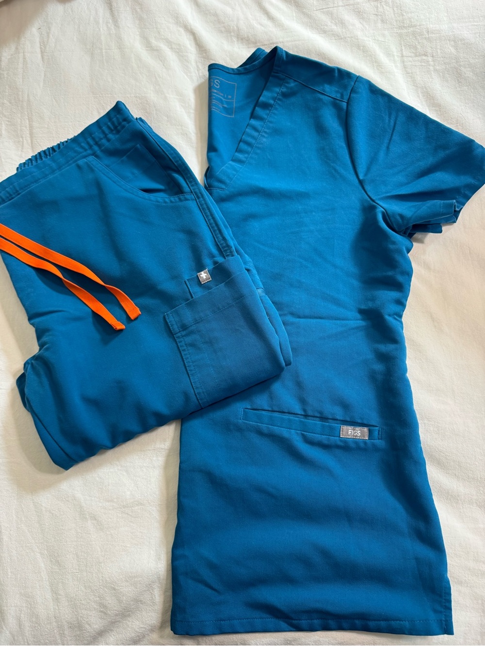 Figs Women's Teal-Blue Scrub Set with Orange Drawstrings